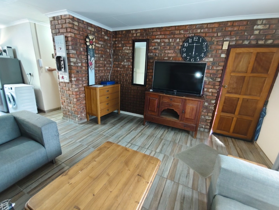 To Let 2 Bedroom Property for Rent in Langenhovenpark Free State